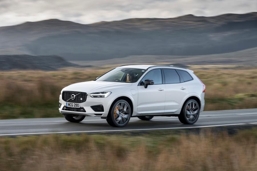  Volvo XC60 T8 Polestar Engineered 2019 года  (UK) (фото 35 из 40)